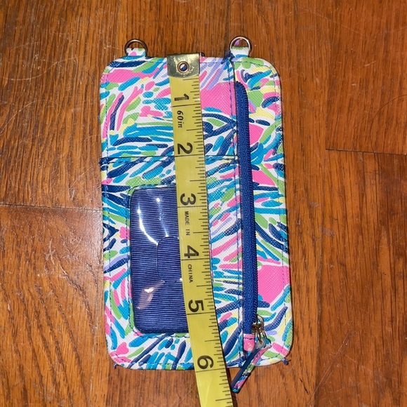Lilly Pulitzer phone wallet Crossbody chain - Picture 8 of 11
